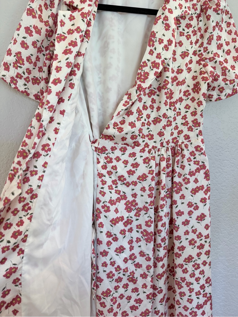 Cream & Red Ditsy Floral Wrap Midi Dress - Size small - Picture 7 of 7